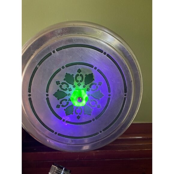 Vintage 1950s Mirro Spun Aluminum Cake Carrier Uranium Glass Knob - Picture 15 of 16